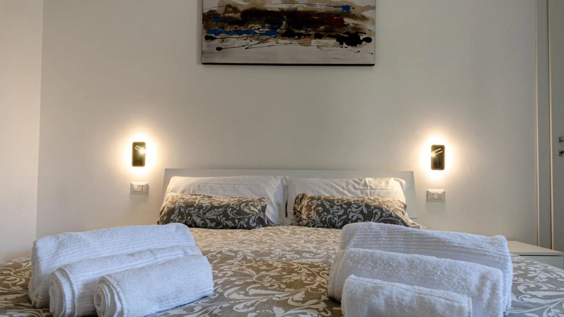 Vivimihome - Crespi House A 3 Minuti Dalla Metro Milan Apartment