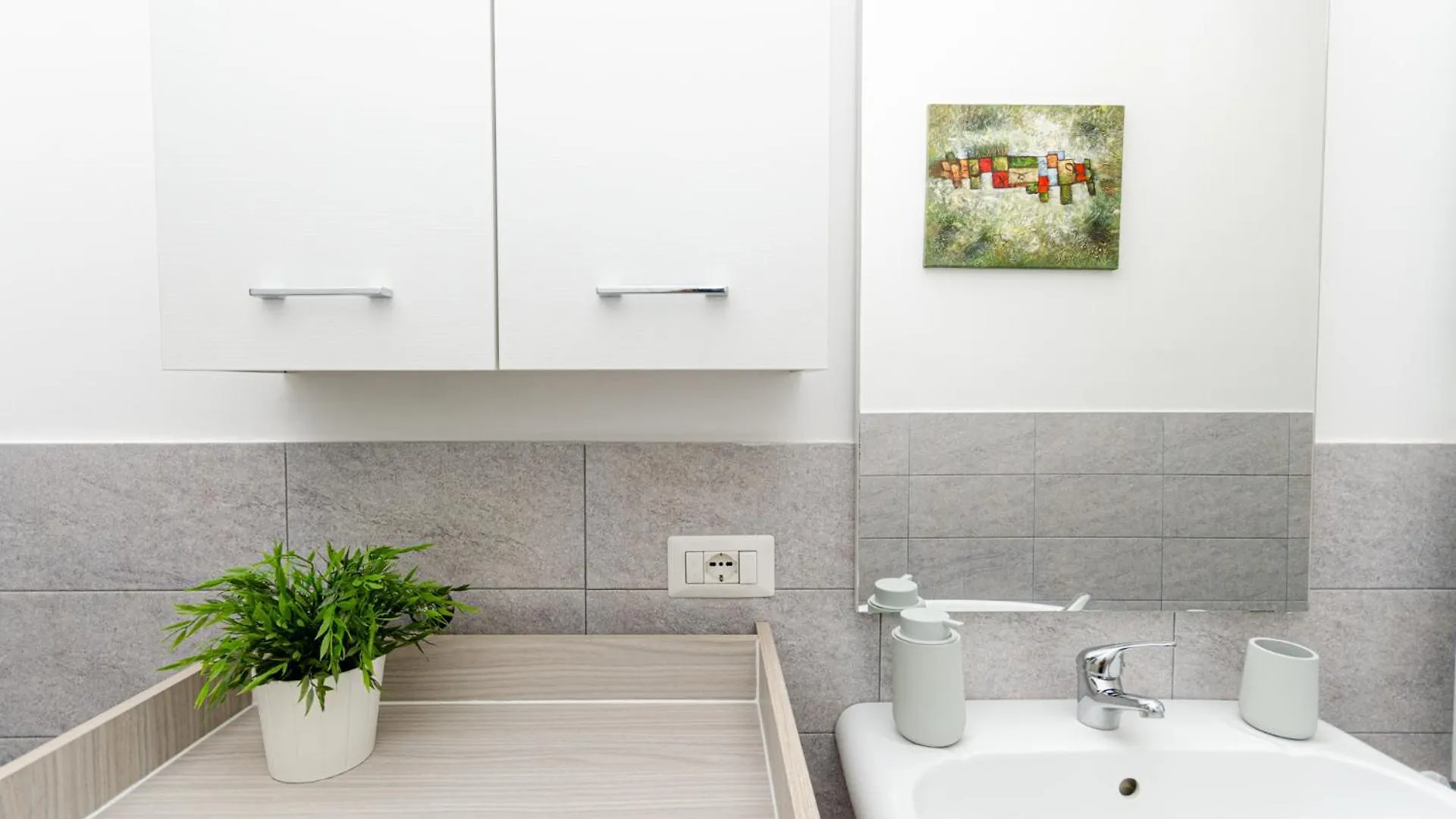 Vivimihome - Crespi House A 3 Minuti Dalla Metro Milan 0*,